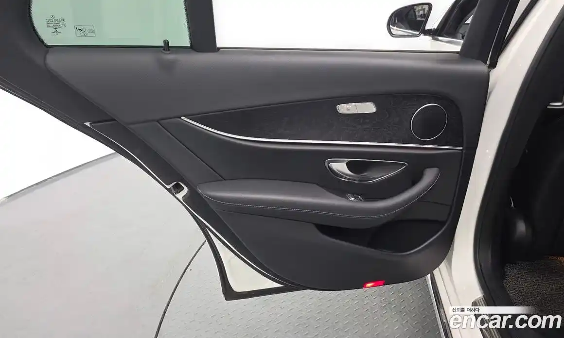 Mercedes-Benz E-Class 2018 2.0 автомат (гидро), фото 15