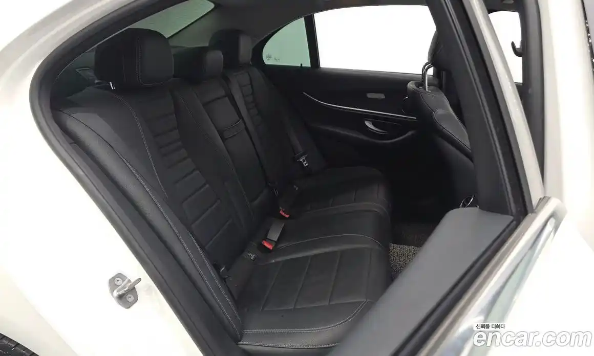Mercedes-Benz E-Class 2018 2.0 автомат (гидро), фото 17