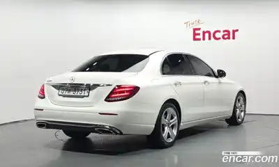 Mercedes-Benz E-Class 2018 2.0 автомат (гидро), миниатюра 2