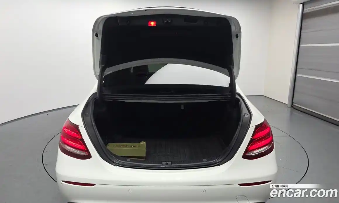 Mercedes-Benz E-Class 2018 2.0 автомат (гидро), фото 26