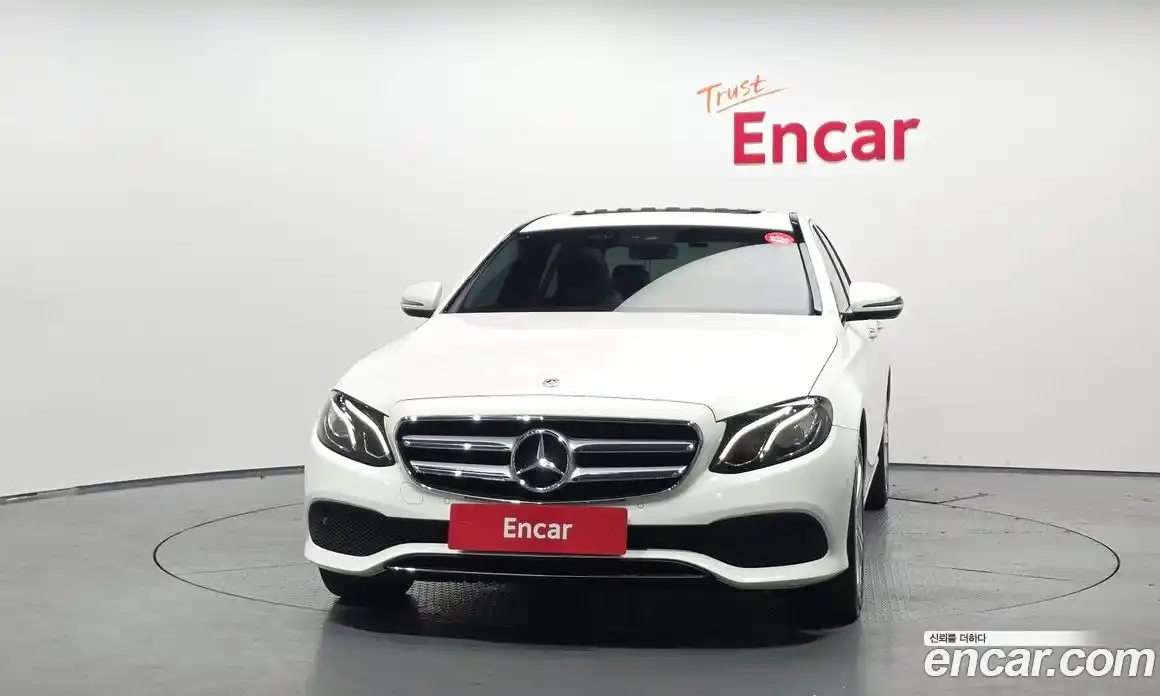 Mercedes-Benz E-Class 2018 2.0 автомат (гидро), фото 3