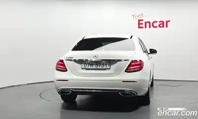 Mercedes-Benz E-Class 2018 2.0 автомат (гидро), миниатюра 4