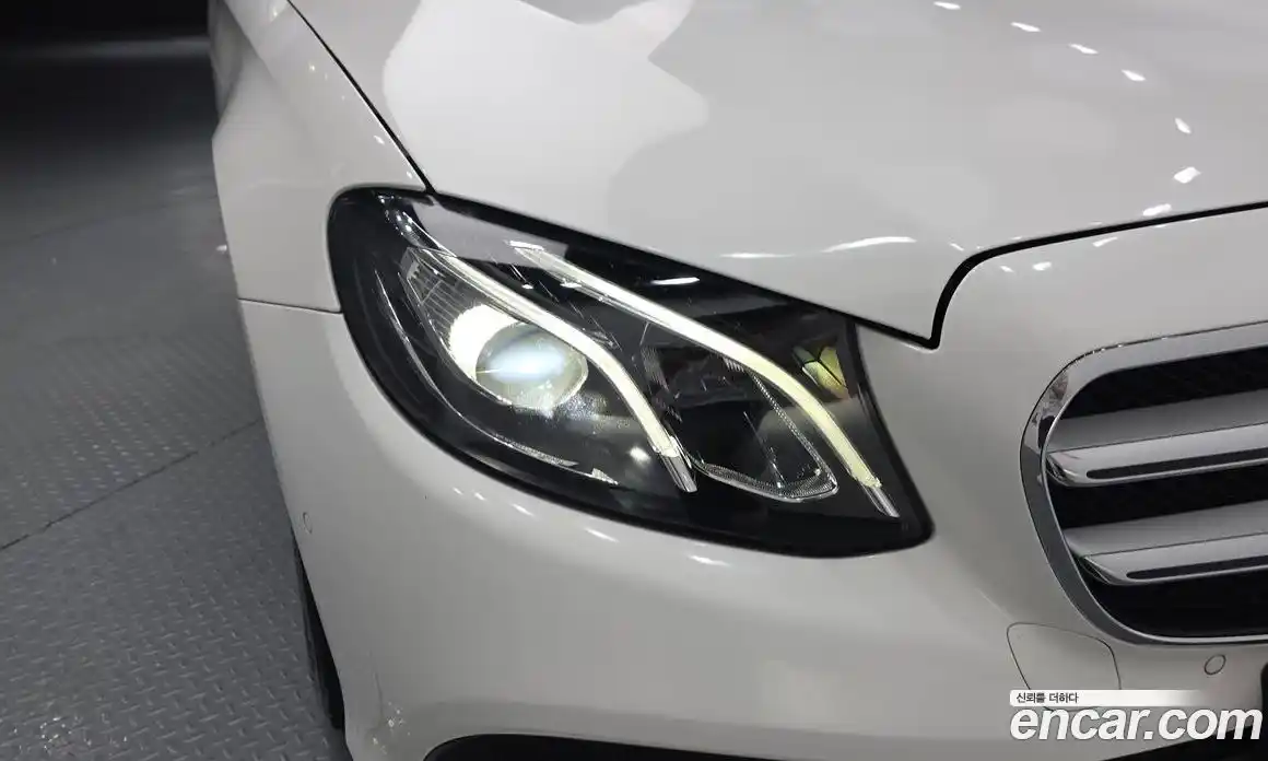 Mercedes-Benz E-Class 2018 2.0 автомат (гидро), фото 8