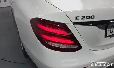 Mercedes-Benz E-Class 2018 2.0 автомат (гидро), миниатюра 9