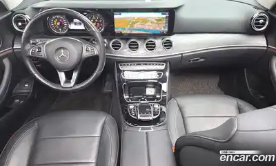 Mercedes-Benz E-Class 2018 2.0 автомат (гидро), миниатюра 10