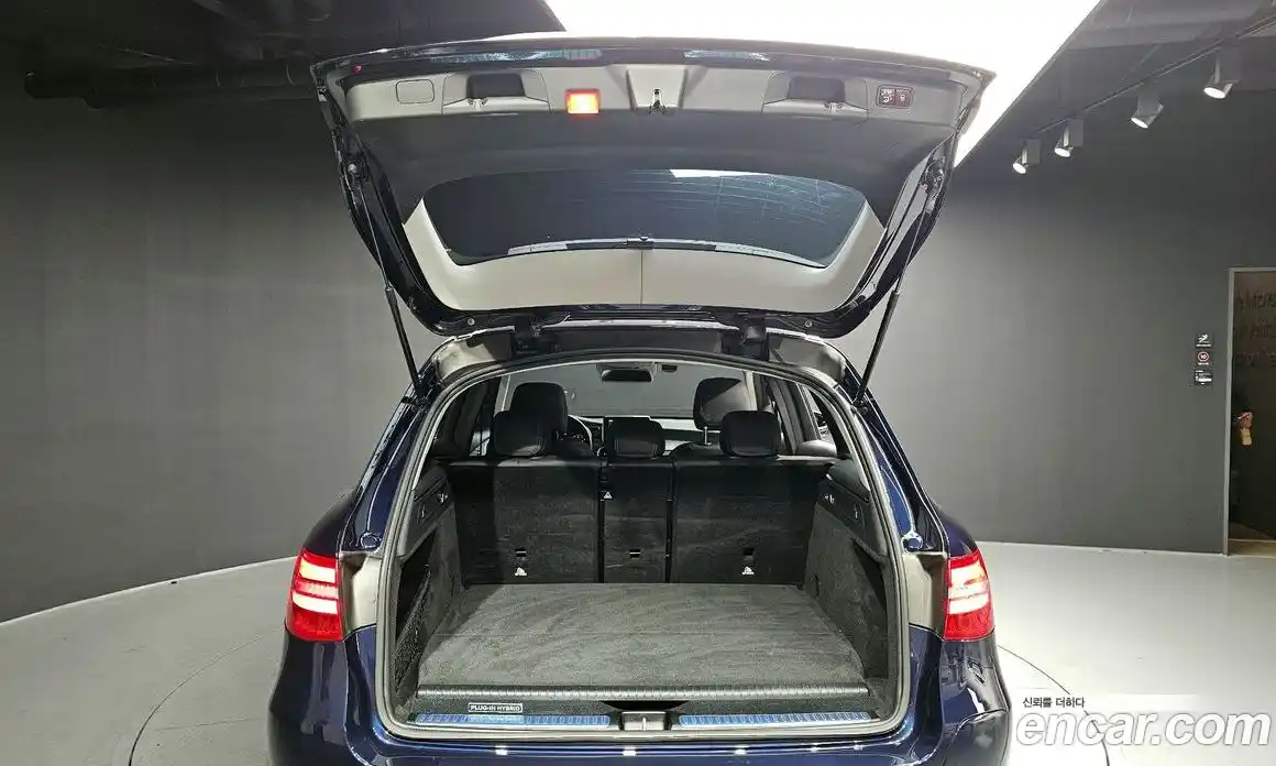 Mercedes-Benz GLC-Class 2018 2.0 гидро, фото 26 Mercedes-Benz GLC-Class 2018 2.0 гидро, фото 26