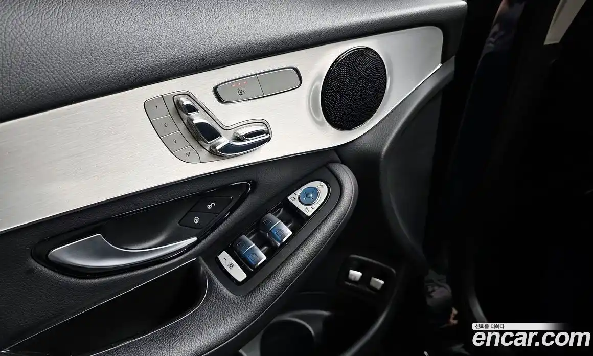 Mercedes-Benz GLC-Class 2018 2.0 гидро, фото 29 Mercedes-Benz GLC-Class 2018 2.0 гидро, фото 29