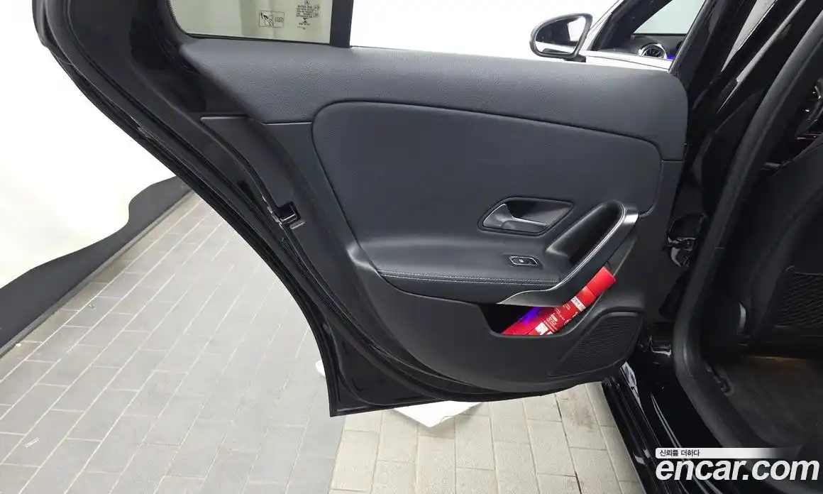 Mercedes-Benz A-Class 2021 2.0 гидро, фото 15