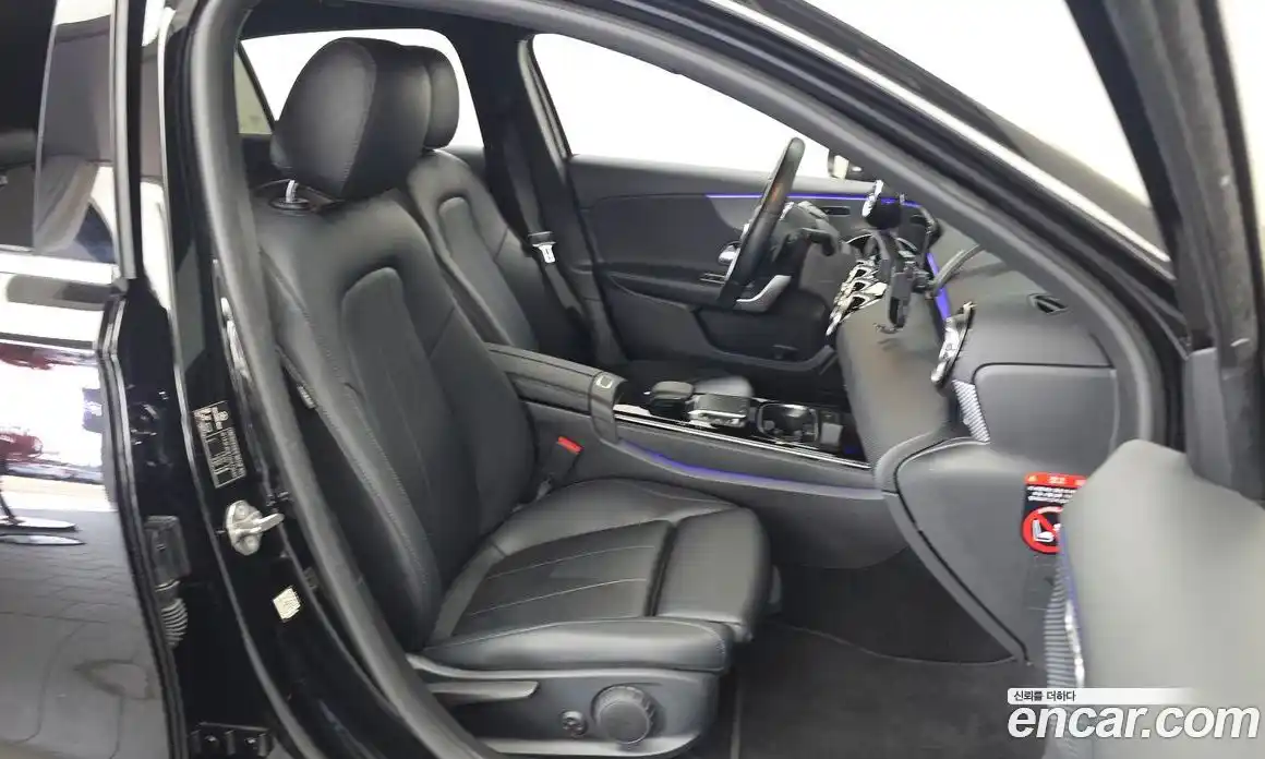 Mercedes-Benz A-Class 2021 2.0 гидро, фото 17