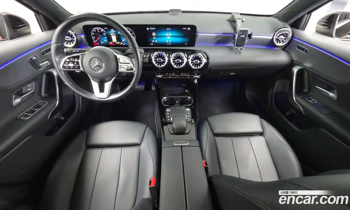 Mercedes-Benz A-Class 2021 2.0 гидро, фото 10