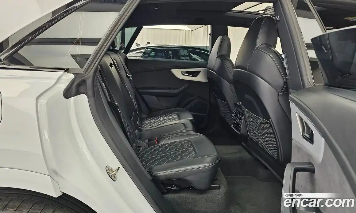 Audi Q8 2023 3.0 автомат (гидро), фото 18