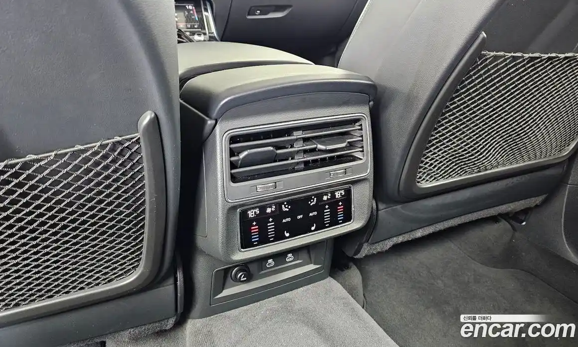 Audi Q8 2023 3.0 автомат (гидро), фото 25