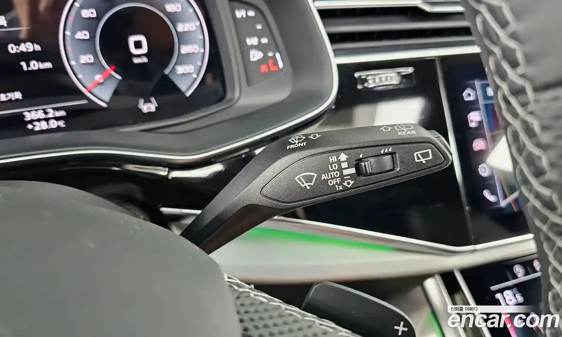 Audi Q8 2023 3.0 автомат (гидро), фото 27