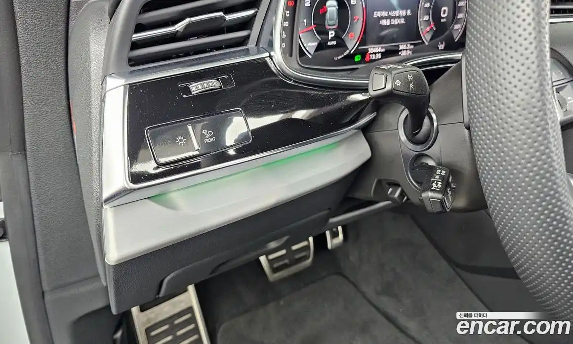 Audi Q8 2023 3.0 автомат (гидро), фото 32
