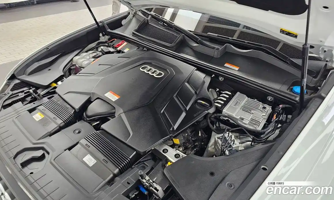Audi Q8 2023 3.0 автомат (гидро), фото 6