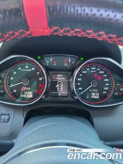 Audi R8 2013 5.2 автомат (гидро), фото 12