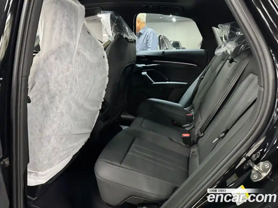 Audi Q5 2025 2.0 автомат (гидро), фото 13