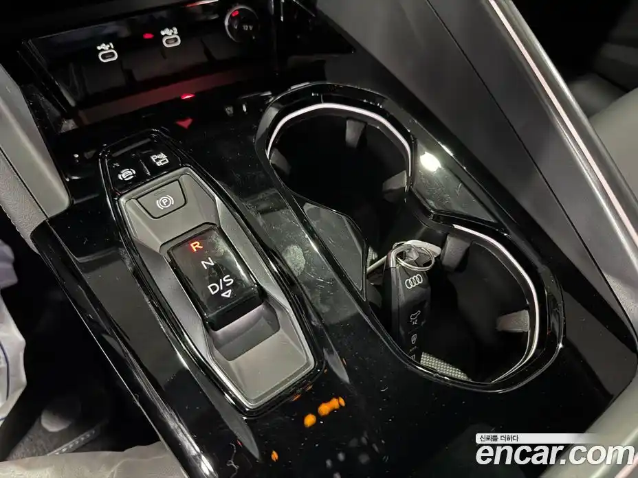Audi Q5 2025 2.0 автомат (гидро), фото 10