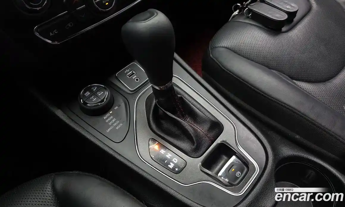 Jeep Cherokee 2019 3.2 автомат (гидро), фото 12