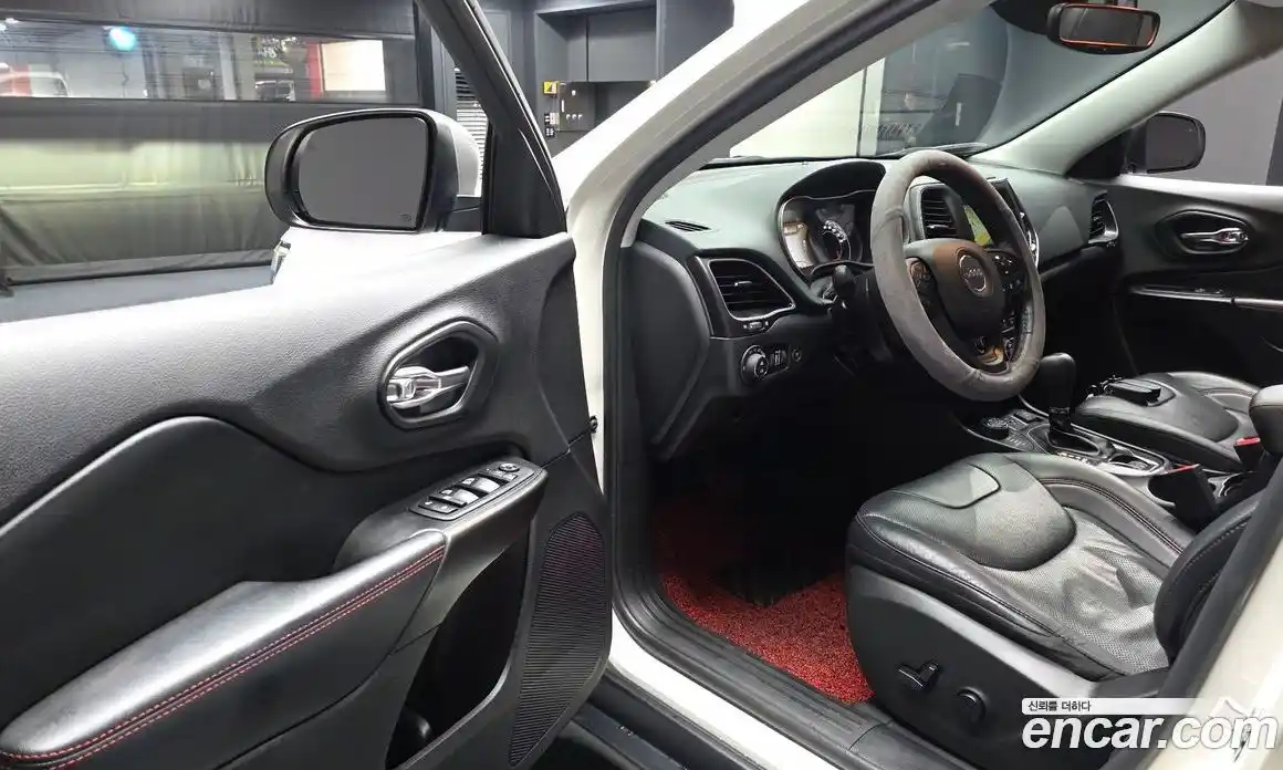 Jeep Cherokee 2019 3.2 автомат (гидро), фото 13