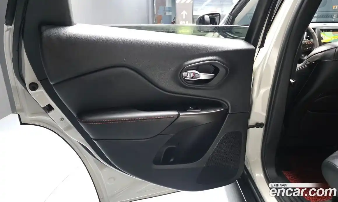 Jeep Cherokee 2019 3.2 автомат (гидро), фото 15