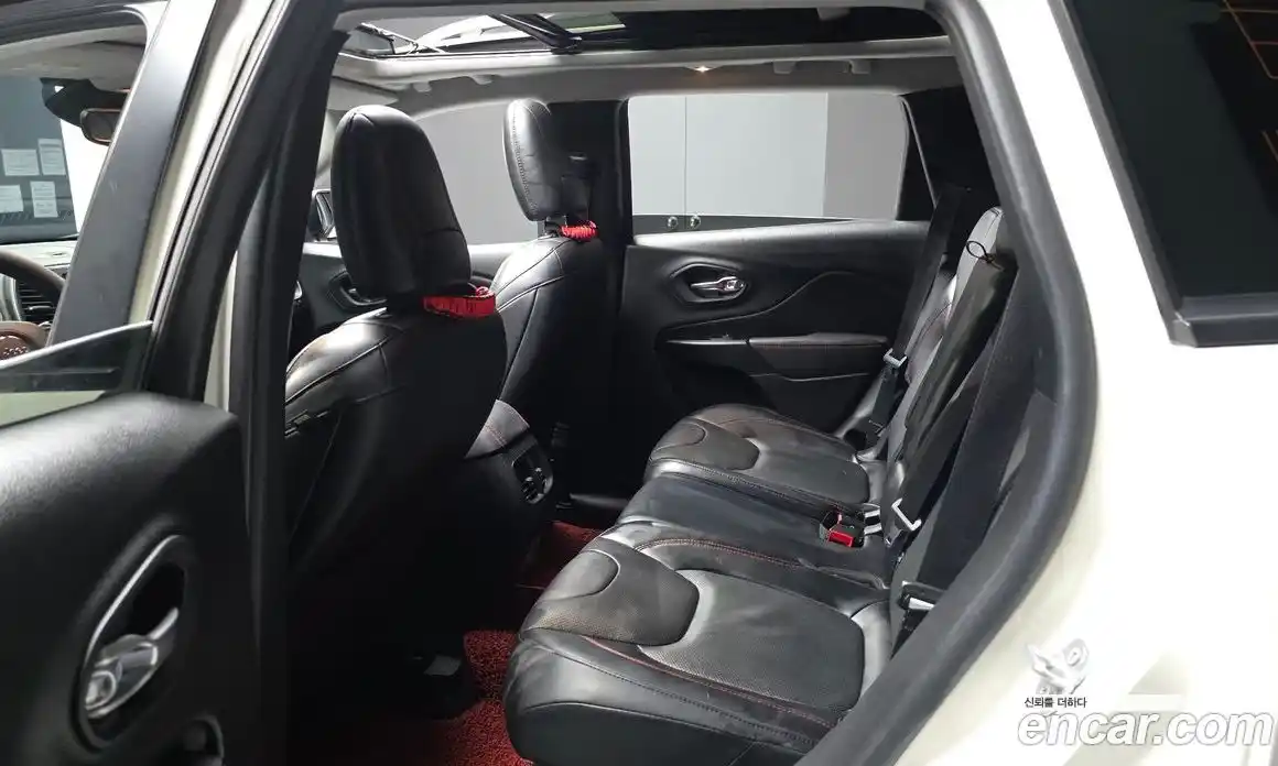 Jeep Cherokee 2019 3.2 автомат (гидро), фото 17