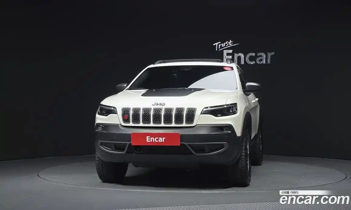 Jeep Cherokee 2019 3.2 автомат (гидро), фото 3