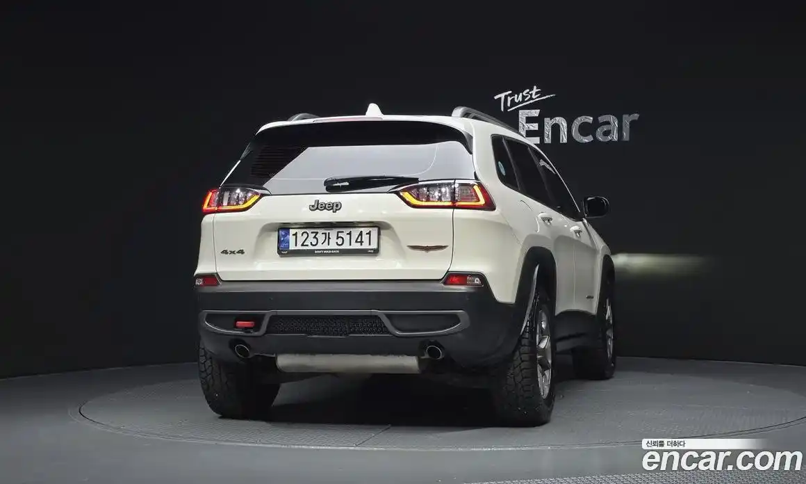 Jeep Cherokee 2019 3.2 автомат (гидро), фото 4