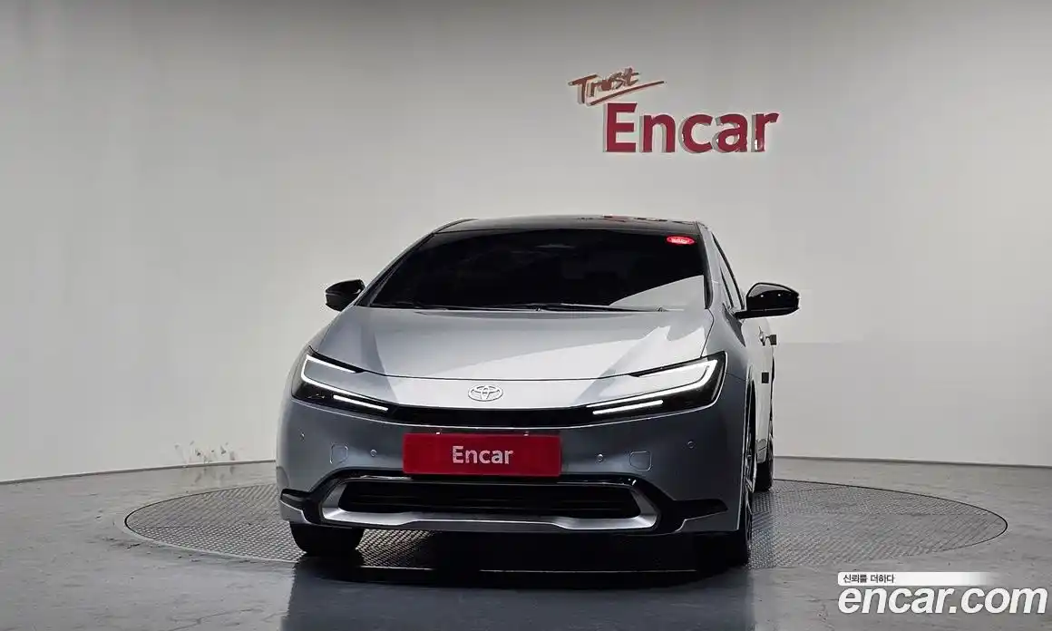 Toyota Prius 2024 2.0 автомат (гидро), фото 3 Toyota Prius 2024 2.0 автомат (гидро), фото 3