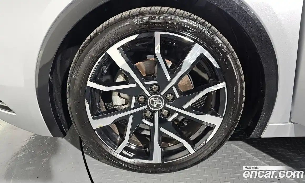 Toyota Prius 2024 2.0 автомат (гидро), фото 5 Toyota Prius 2024 2.0 автомат (гидро), фото 5