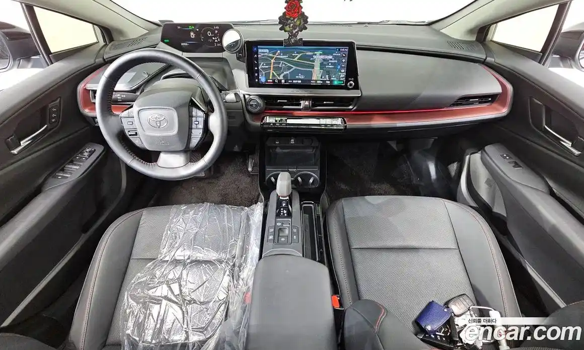 Toyota Prius 2024 2.0 автомат (гидро), фото 7 Toyota Prius 2024 2.0 автомат (гидро), фото 7