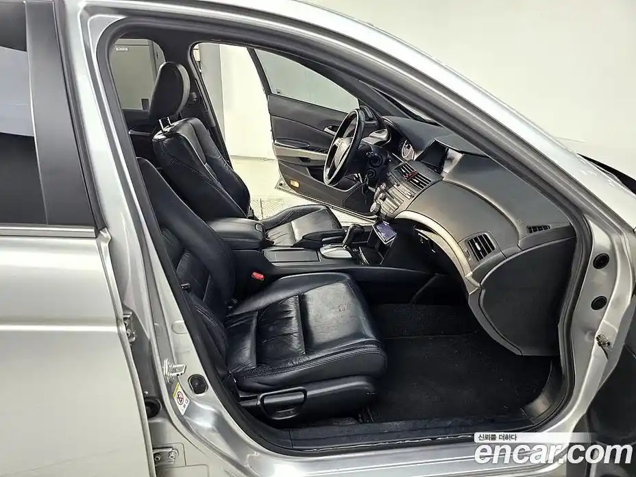 Honda Accord 2010 2.4 автомат (гидро), фото 11