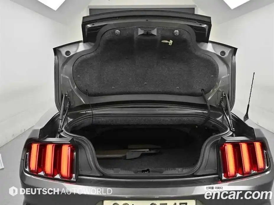 Ford Mustang 2016 2.3 автомат (гидро), фото 17