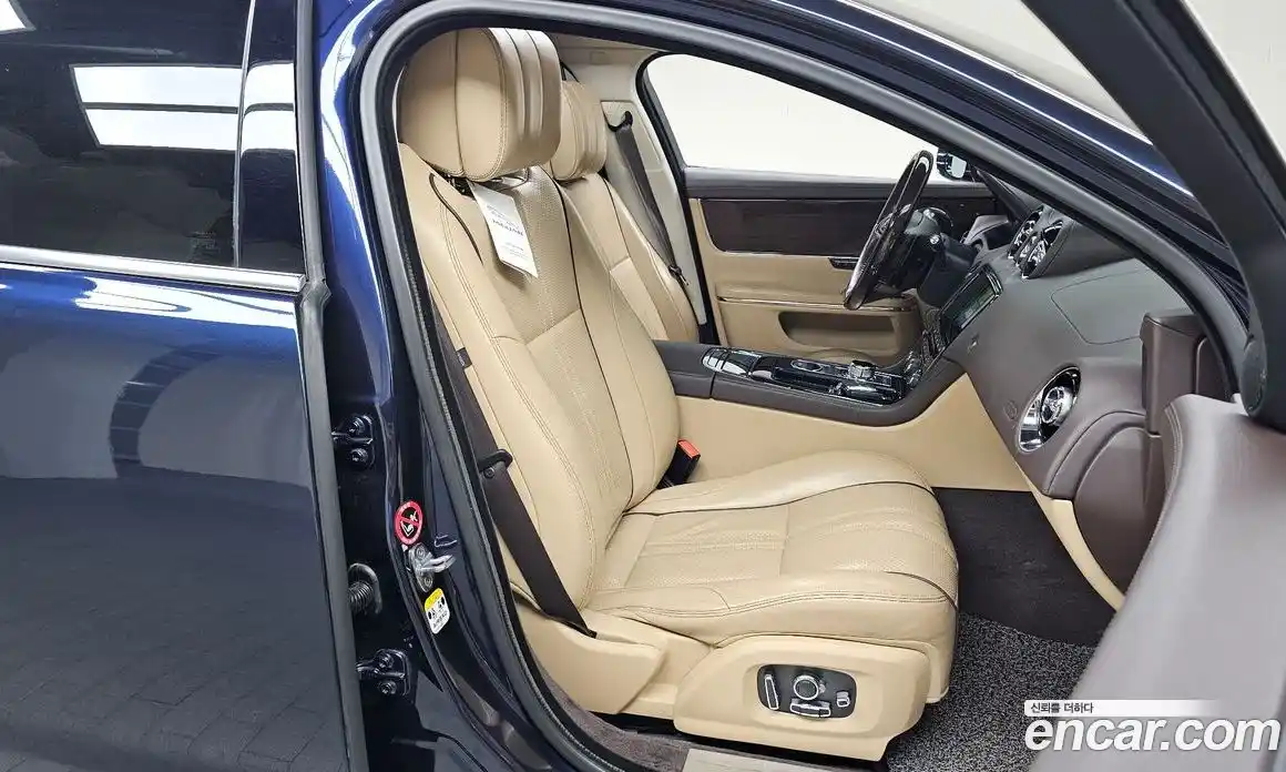 Jaguar XJ 2016 3.0 автомат (гидро), фото 12 Jaguar XJ 2016 3.0 автомат (гидро), фото 12