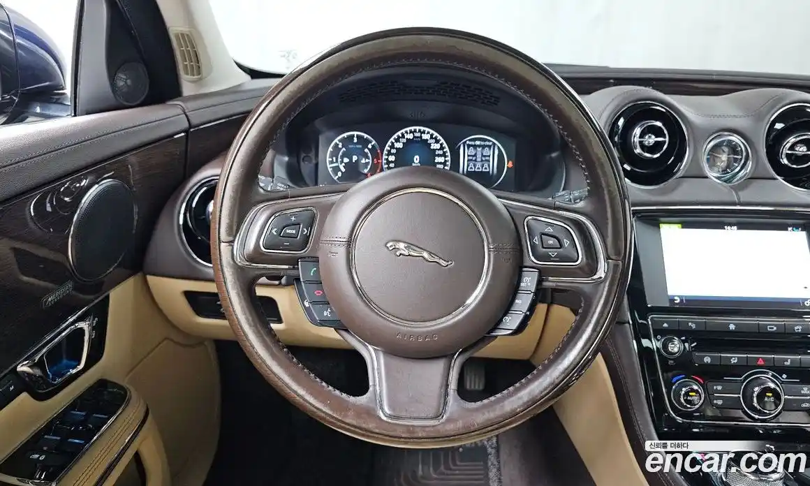 Jaguar XJ 2016 3.0 автомат (гидро), фото 13 Jaguar XJ 2016 3.0 автомат (гидро), фото 13