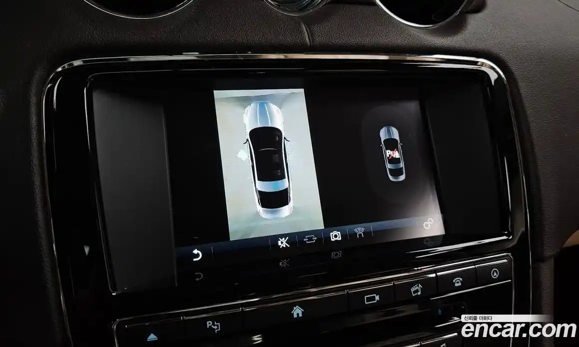 Jaguar XJ 2016 3.0 автомат (гидро), фото 16 Jaguar XJ 2016 3.0 автомат (гидро), фото 16