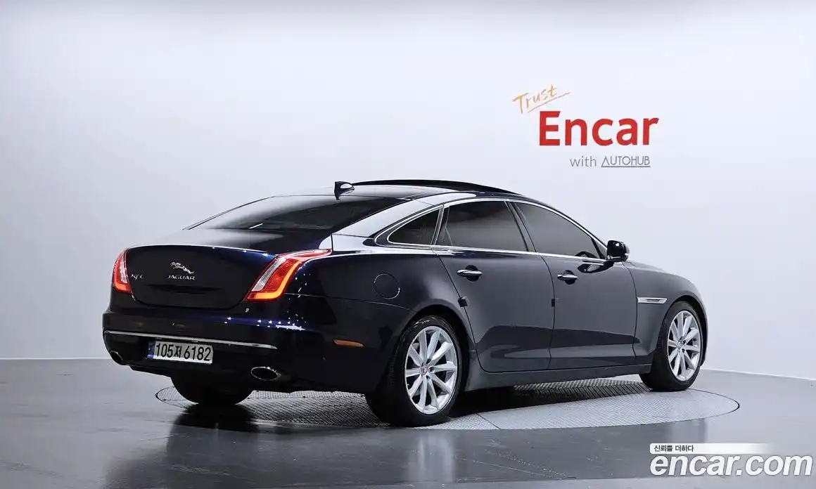 Jaguar XJ 2016 3.0 автомат (гидро), фото 2 Jaguar XJ 2016 3.0 автомат (гидро), фото 2