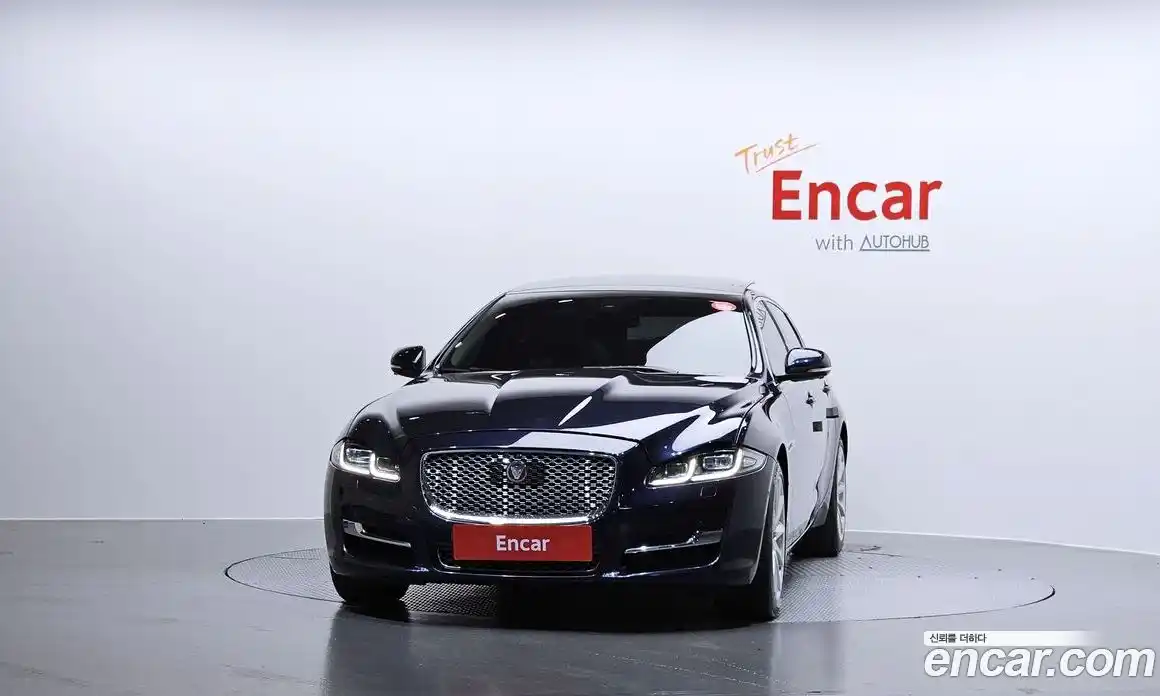 Jaguar XJ 2016 3.0 автомат (гидро), фото 3 Jaguar XJ 2016 3.0 автомат (гидро), фото 3