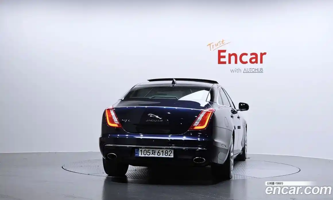 Jaguar XJ 2016 3.0 автомат (гидро), фото 4 Jaguar XJ 2016 3.0 автомат (гидро), фото 4