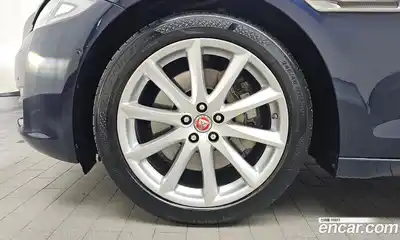 Jaguar XJ 2016 3.0 автомат (гидро), миниатюра 5 Jaguar XJ 2016 3.0 автомат (гидро), миниатюра 5