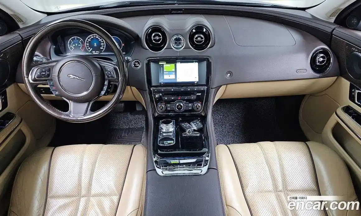 Jaguar XJ 2016 3.0 автомат (гидро), фото 7 Jaguar XJ 2016 3.0 автомат (гидро), фото 7
