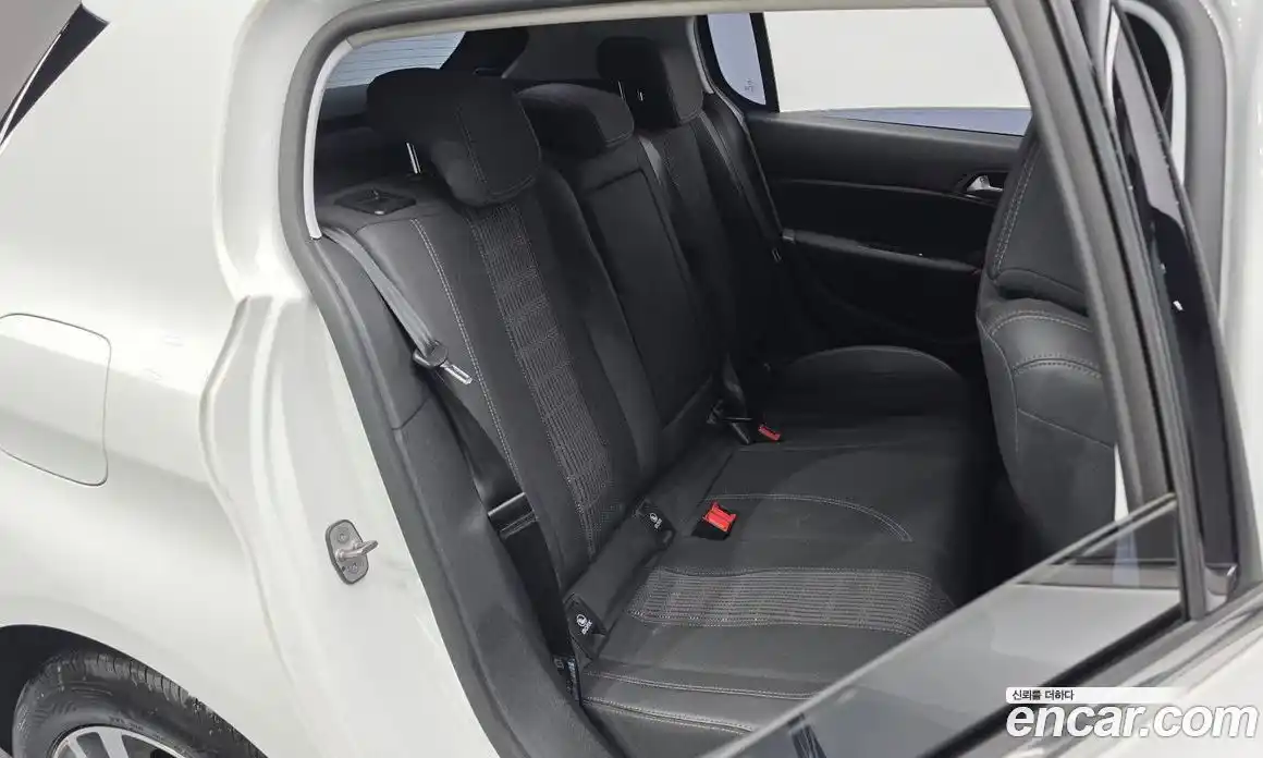 Peugeot 308 2018 1.6 автомат (гидро), фото 11