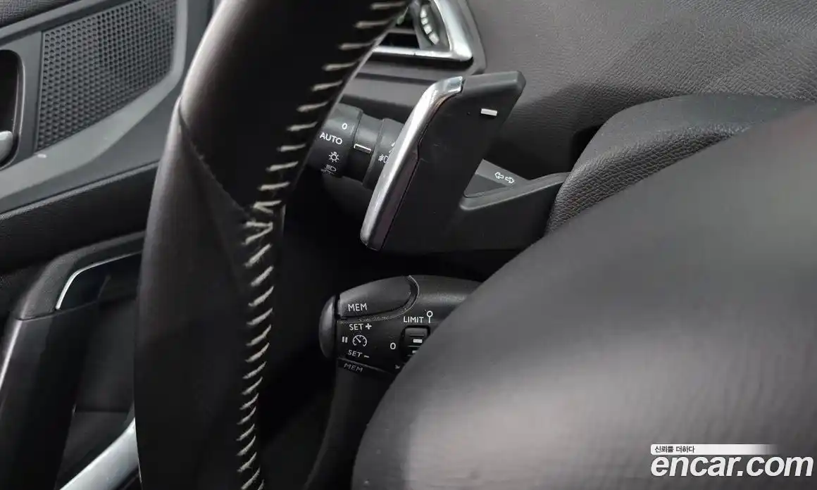 Peugeot 308 2018 1.6 автомат (гидро), фото 16