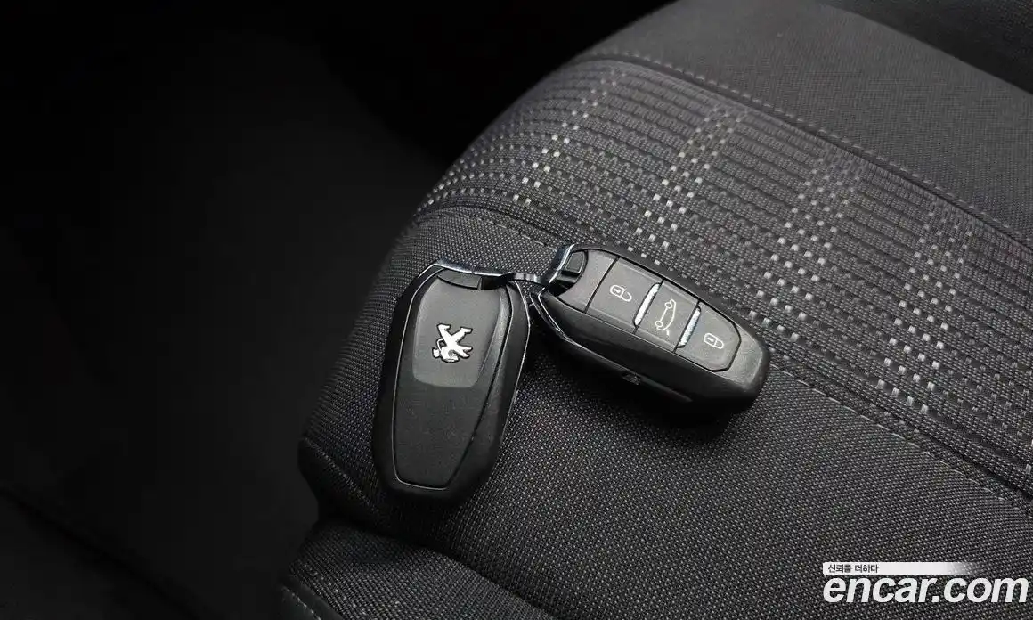 Peugeot 308 2018 1.6 автомат (гидро), фото 19