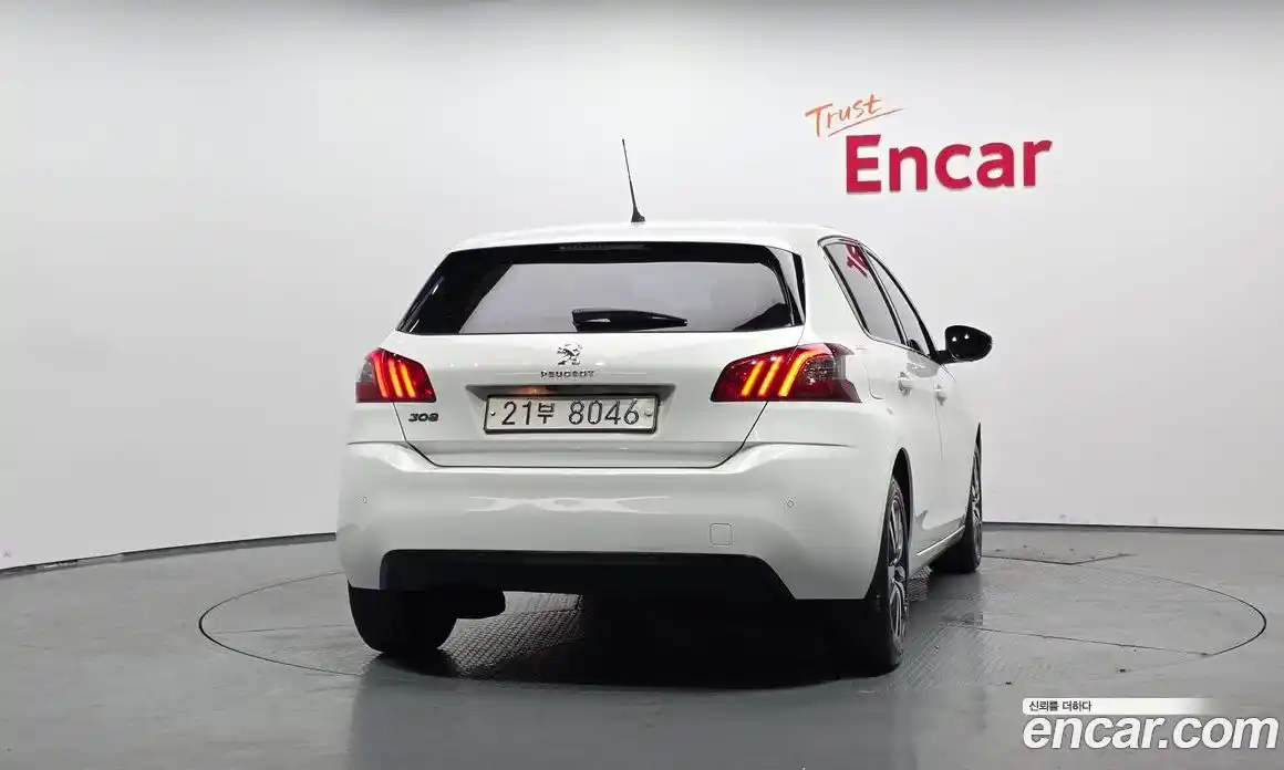 Peugeot 308 2018 1.6 автомат (гидро), фото 4