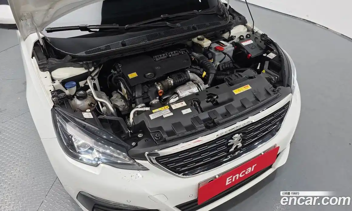 Peugeot 308 2018 1.6 автомат (гидро), фото 6