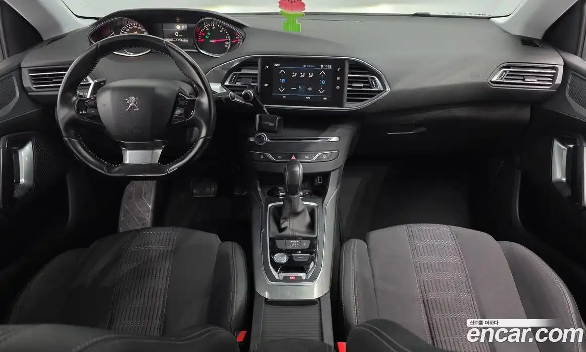 Peugeot 308 2018 1.6 автомат (гидро), фото 7