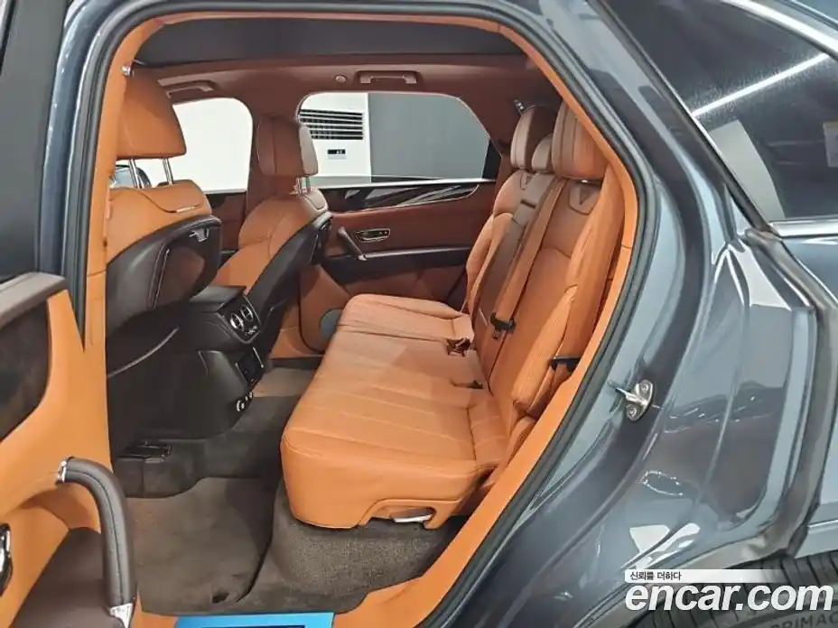 Bentley Bentayga 2019 4.0 автомат (гидро), фото 12 Bentley Bentayga 2019 4.0 автомат (гидро), фото 12