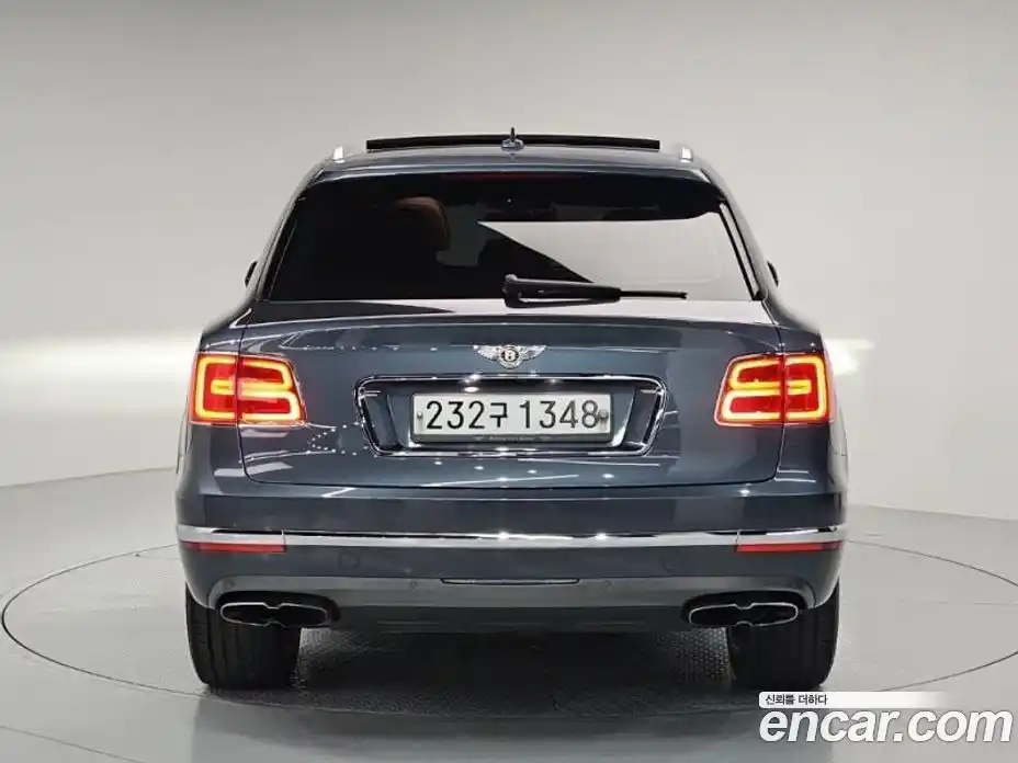 Bentley Bentayga 2019 4.0 автомат (гидро), фото 3 Bentley Bentayga 2019 4.0 автомат (гидро), фото 3