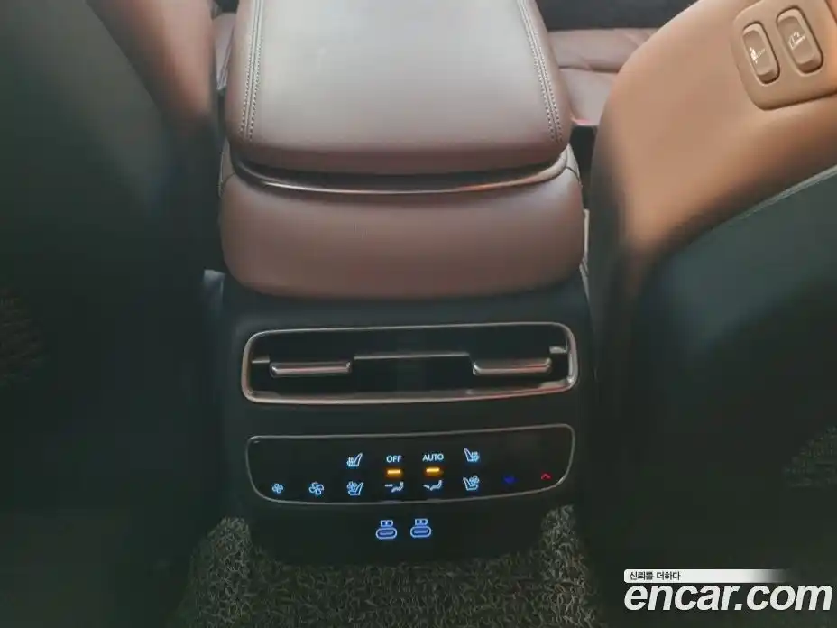 Genesis GV70 2024 2.5 автомат (гидро), фото 14